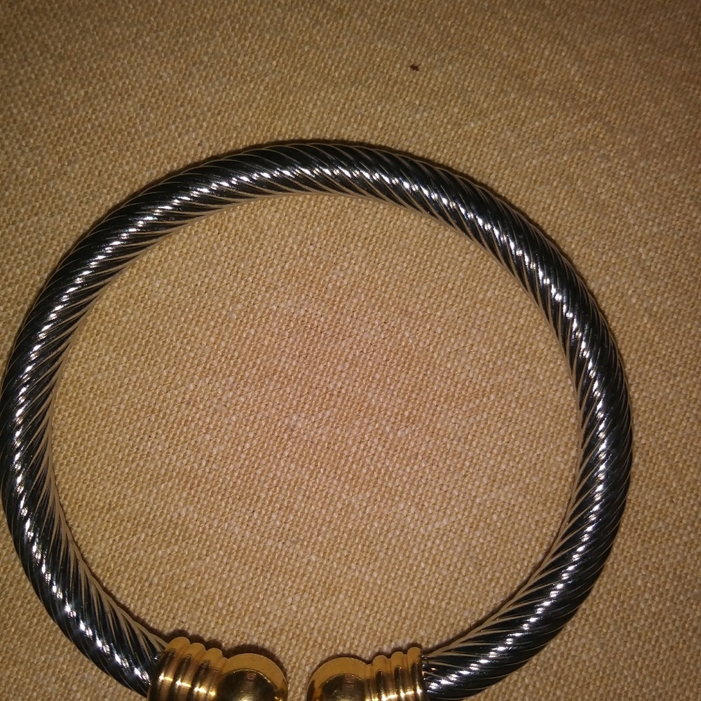 💛FINAL SALE!!💛 Stainless Steel Bangles - Picture 5 of 8